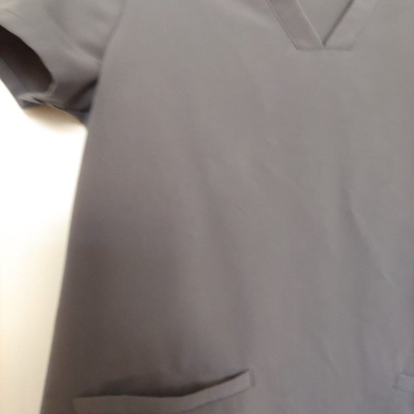 Figs womens grey 3 pocket top size XS - Picture 11 of 14